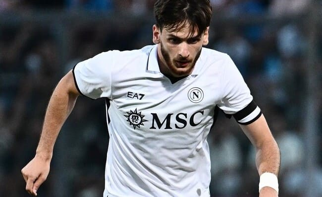 Pedullà: “Kvaratskhelia simbolo del Napoli, rinnovo vicino: le cifre”