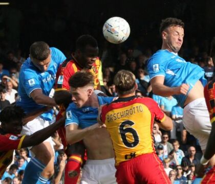 Al Napoli è servito il quindicesimo corner per battere il Lecce (Gazzetta)