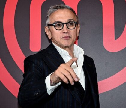 Aldo Grasso stronca “4 Hotel”: l’egotico Bruno Barbieri è fissato coi topper e poi scopri che ne firma una linea