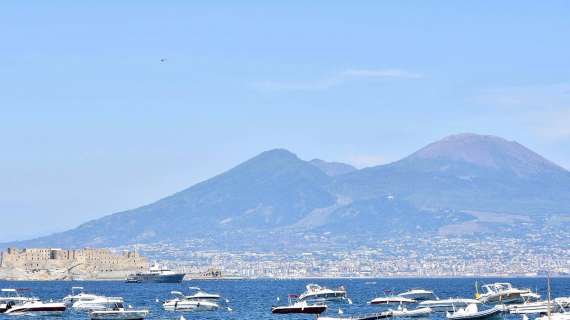 Boom di turisti a Napoli nell’ultimo weekend: nuovo record di presenze, il dato