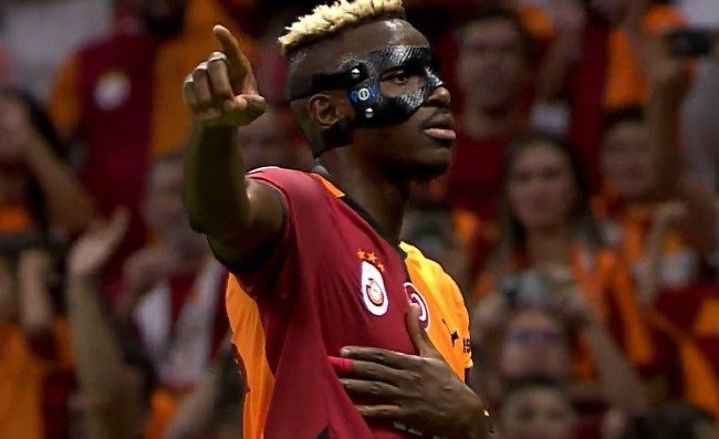 Clamoroso Galatasaray, vietata la mascherina di Osimhen ai tifosi!
