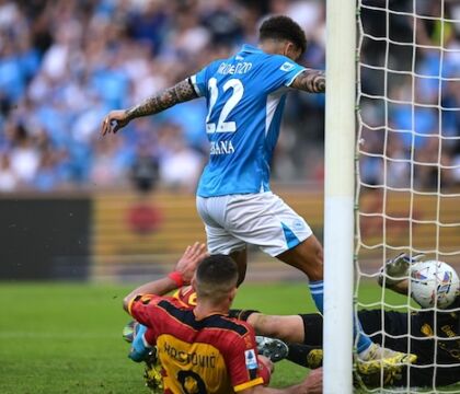 Il Napoli di Conte vince di forza e di sofferenza. Non è roba per esteti. È un esempio di stoicismo
