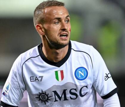 Il Napoli perde Lobotka: esce in Nazionale per un problema al flessore