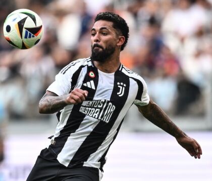 Juve, Douglas Luiz si ferma durante il riscaldamento: contro lo Stoccarda giocherà Thuram