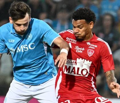 Kvaratskhelia e il Napoli lontani sia sull’ingaggio sia sulla clausola (Corsport)