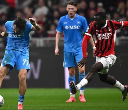 Napoli impeccabile, sa soffrire e poi punisce con freddezza, come fanno le squadre più forti (Corsera)