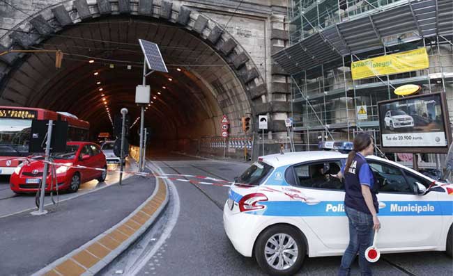 Napoli, investita e uccisa donna di 43 anni. Aveva accompagnato il figlio a scuola