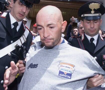 Nella stanza dove morì Pantani, prima della Scientifica entrarono altre persone