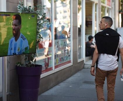 Troppo calcio in tv dà la nausea, in Francia effetto saturazione: “I tifosi hanno capito che si gioca di più per soldi”