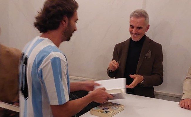 “La Milonga del Futobol”, grande successo per Buffa e Gabrielli a Napoli. Presente anche il vice di Conte
