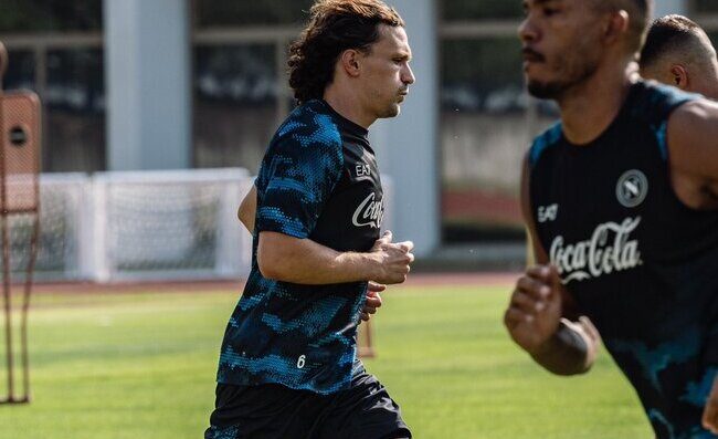 Mario Rui ieri è tornato a Castel Volturno. Il Napoli ha già deciso il suo futuro