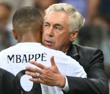 Ancelotti dritto nella tempesta, Mbappé impressionato dalle sue capacità gestionali (L’Equipe)