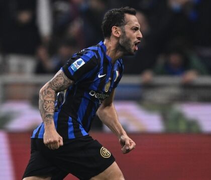 Calhanoglu e la sua coscia preoccupano l’Inter: «Non sono del tutto pronto». Lautaro rientra solo giovedì