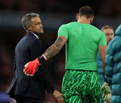 Donnarumma finisce in panchina al Psg. Luis Enrique: «Safonov ci ha dato superiorità, il Lens pressa alto»