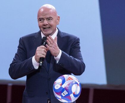 Infantino, il suo nome inciso due volte sul trofeo della Coppa del Mondo per club (il Times)