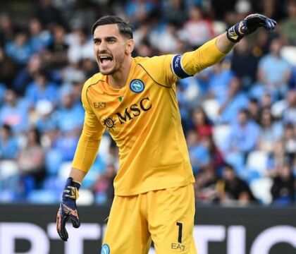 Meret sbaglia, il portiere di una grande squadra il tiro di Calhanoglu lo para (Massimo Mauro)