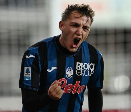 Napoli-Atalanta, Doveri nel mirino. Perché Retegui non è stato ammonito?