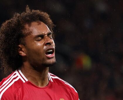 Ten Hag non voleva Zirkzee allo United, il giocatore è arrivato pure sovrappeso