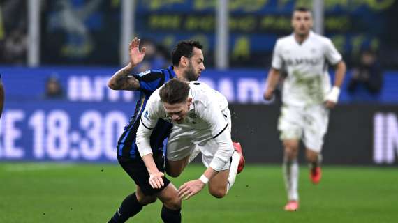 Rigorino per l’Inter ma Calhanoglu centra il palo! Si resta sull’1-1
