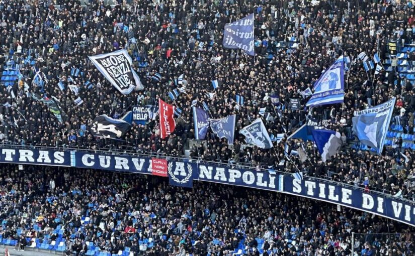 Napoli-Venezia, ci sono anche gli Ultras Ancona in Curva A | FOTO