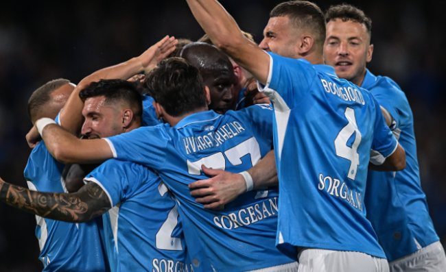 I “soldati” del Napoli, Conte è entrato nella testa dei giocatori. Dopo ogni gol succede che…
