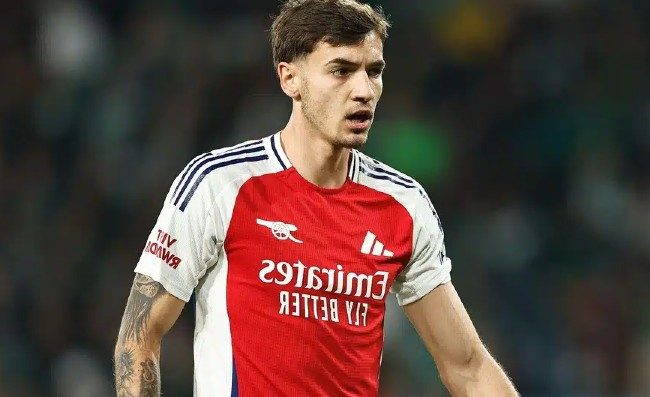 Il Napoli prenderà un nuovo difensore, Alvino: “Kiwior è il mio preferito”