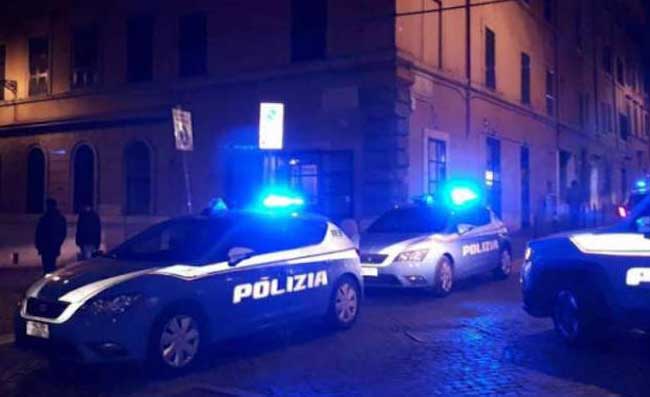 Napoli, non si ferma all’alt e investe militare. 14enne denunciato