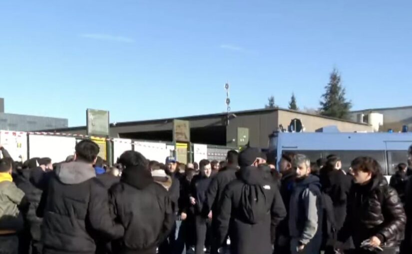 Vergogna a Torino, un solo varco per tutto il settore ospiti! Anche una carica con manganelli dalle forze dell’ordine