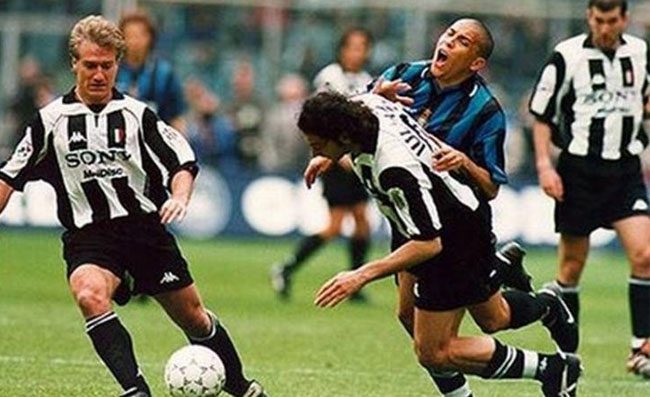 Zamorano: “Il più forte calciatore con cui ho giocato? Non ho dubbi, è il miglior 9 della storia”