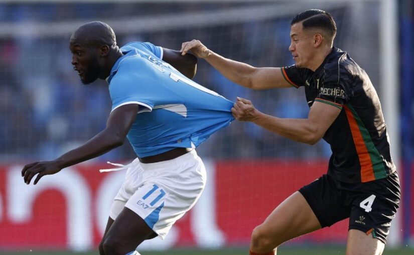 "Ipnotizzato e ingabbiato, tra rigore e palo cade in un pozzo". Lukaku bocciato, voti e pagelle