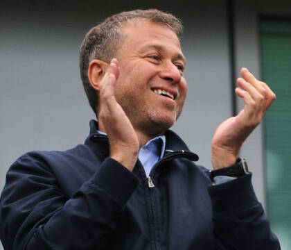 Abramovich deve al fisco britannico un miliardo di sterline (Guardian)