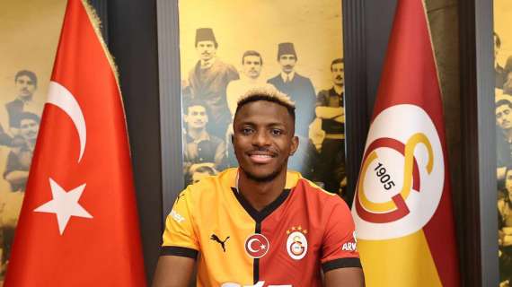 Follia Osimhen, dalla Turchia: “Ha aggredito dei giornalisti all’uscita da un locale: cancella o ti distruggo!”