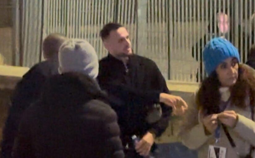 Gatti ricoperto di insulti: brutta scena fuori lo stadio a fine partita | VIDEO