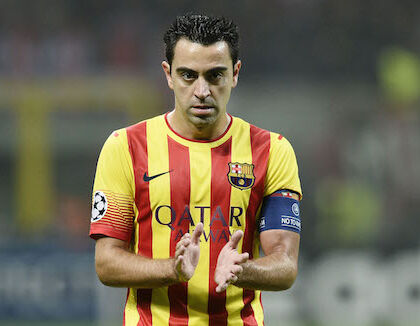 I calciatori “scanner” vedono tutto prima degli altri. Xavi: «Giravo la testa anche più di 500 volte a partita»