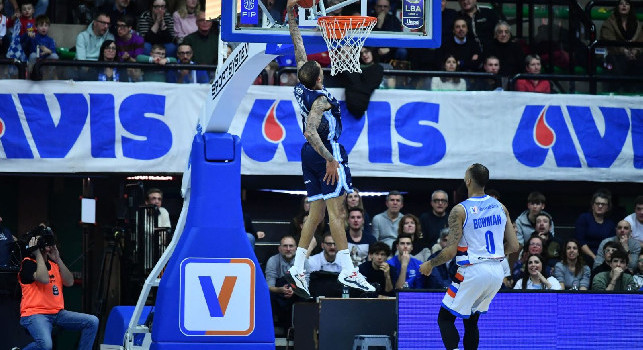 Napoli Basket vincente a Treviso! 78-90 e per la prima volta fuori dalla zona retrocessione, Green MVP con 25 punti