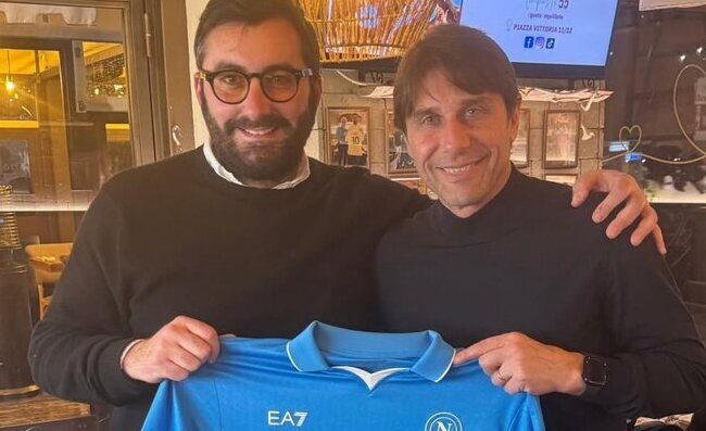 Conte, serata di relax. Il mister in pizzeria per “godersi” il primato