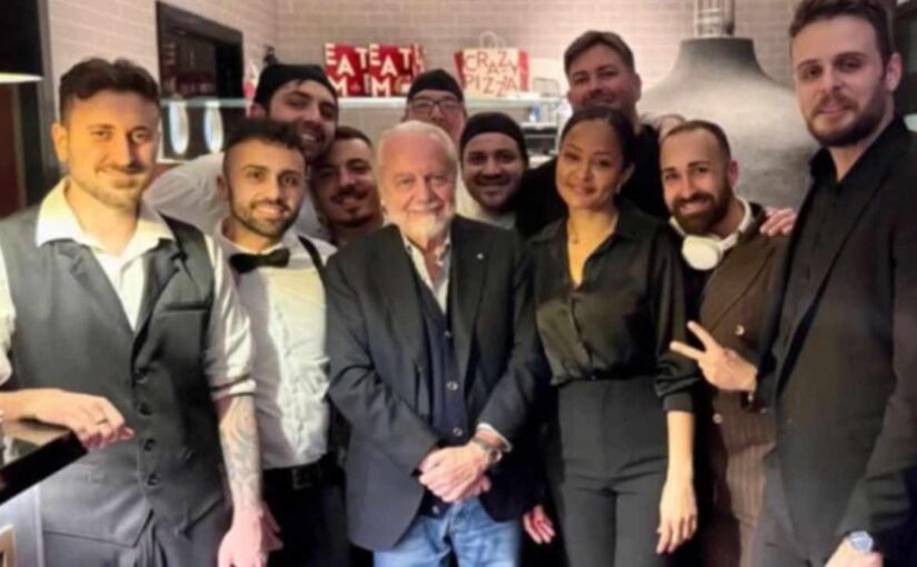 De Laurentiis ieri sera da "Crazy Pizza", la pizzeria di Briatore a Napoli | FOTO