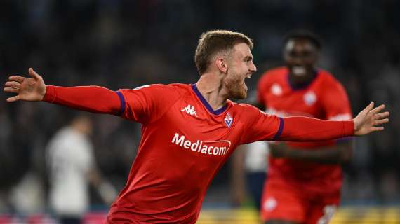Finale al cardiopalma all’Olimpico: Fiorentina salvata dal palo al 98′, battuta 2-1 la Lazio
