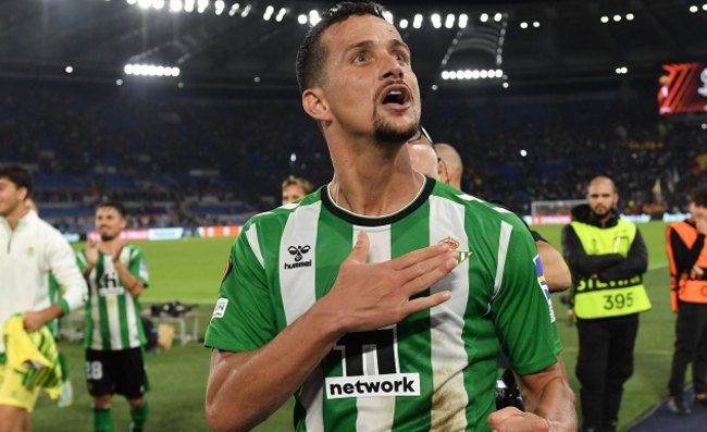 Napoli, se Danilo non arriva subito c’è una doppia alternativa