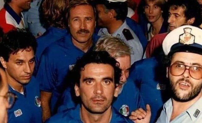 Nino D’Angelo e l’imperdibile aneddoto su Troisi durante una partita di calcio