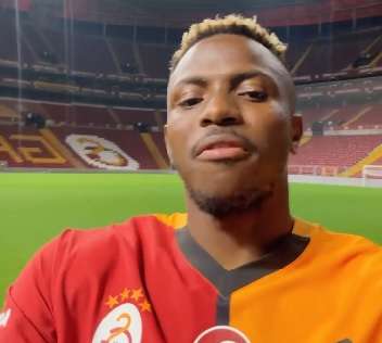 Osimhen, ipotesi Man United a gennaio: Amorim vuole una punta, c’è un’alternativa
