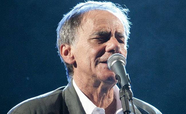 Vecchioni: “Caffè napoletano è un’altra cosa. Apprezzo Geolier, ma Pino Daniele…”