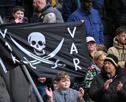 Che bella la FA Cup senza Var, puoi festeggiare un gol sicuro che sia gol (Telegraph)