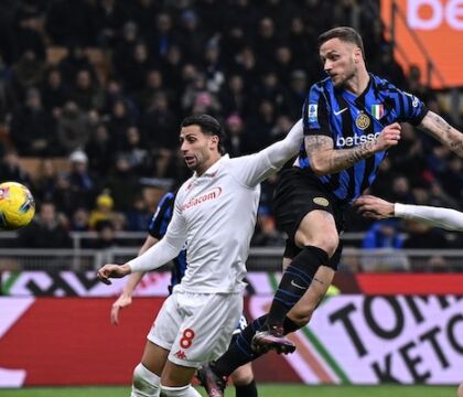 L’Inter batte la Fiorentina 2-1 e si riporta a meno uno dal Napoli. Primo gol dell’Inter da corner che non c’era