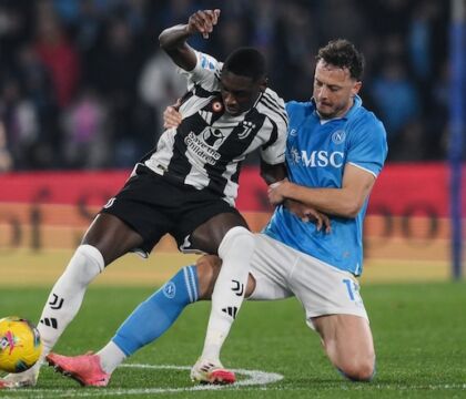 Napoli, le crepe in difesa preoccupano Conte: sette gol nelle ultime cinque partite (Repubblica)