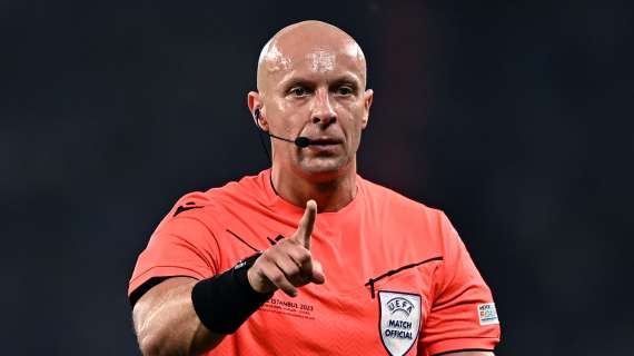 Ricordate Marciniak del rigore su Lozano? Ora il Milan protesta con Ibra: “Arbitro duro su Theo”