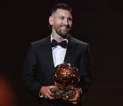 Tutti pazzi per Messi: l’arbitro di Kansas City-Inter Miami gli chiede la maglia, sarà sanzionato
