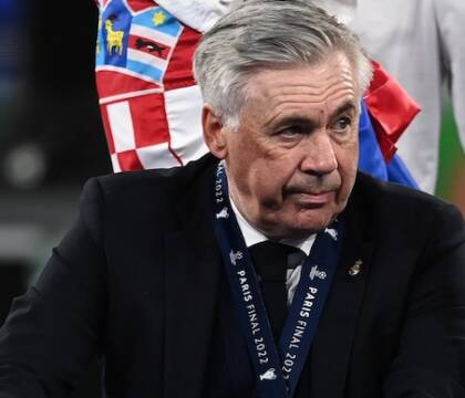 Ancelotti sulla polemica Vinicius-Mbappé: «Per me vanno molto d’accordo»