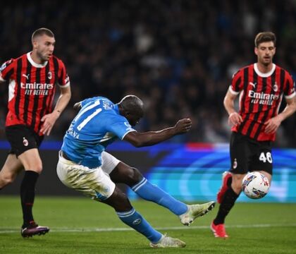 Il Napoli mette a dura prova le coronarie dei tifosi ma ferma l’organizzazione dei festeggiamenti interisti