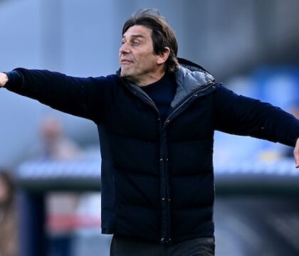 Il futuro di Conte a Napoli? Se il club non investirà su mercato e strutture, potrebbe lasciare dopo un anno (Sky)